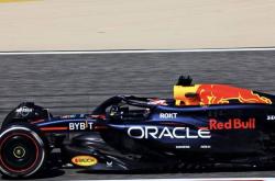 开云APP-红牛车队鏖战雷诺车队，拉塞尔点燃赛场