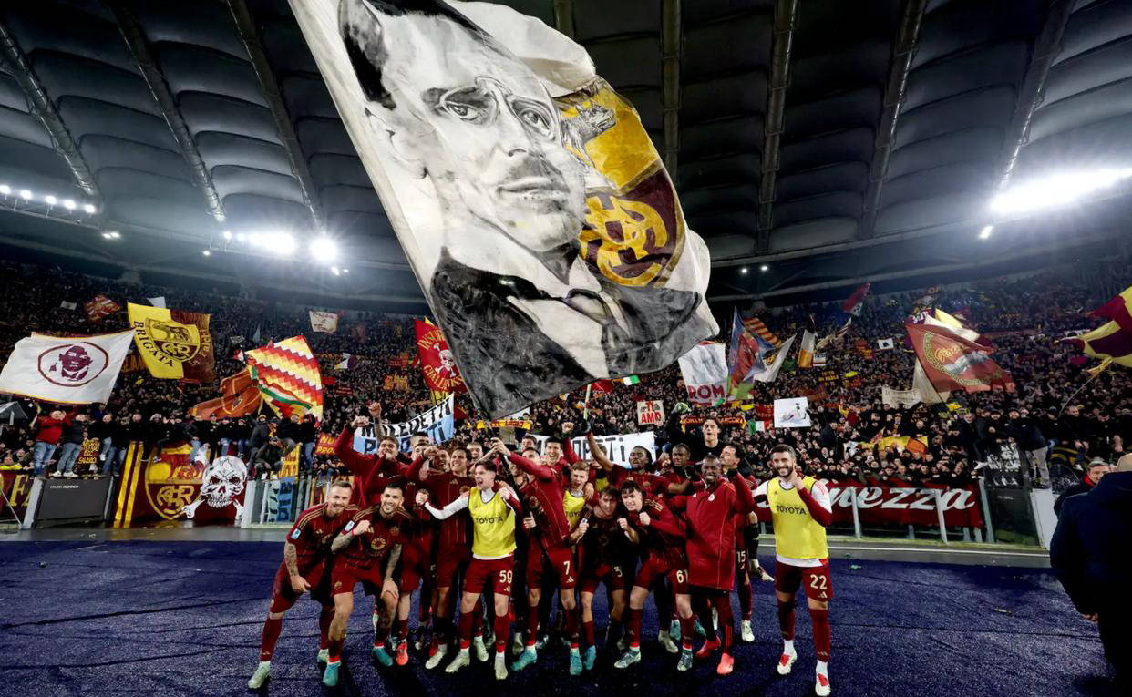 罗马尼亚队在欧预赛中奋勇争先,取得胜利 罗马尼亚队在欧预赛中奋勇争先,取得胜利