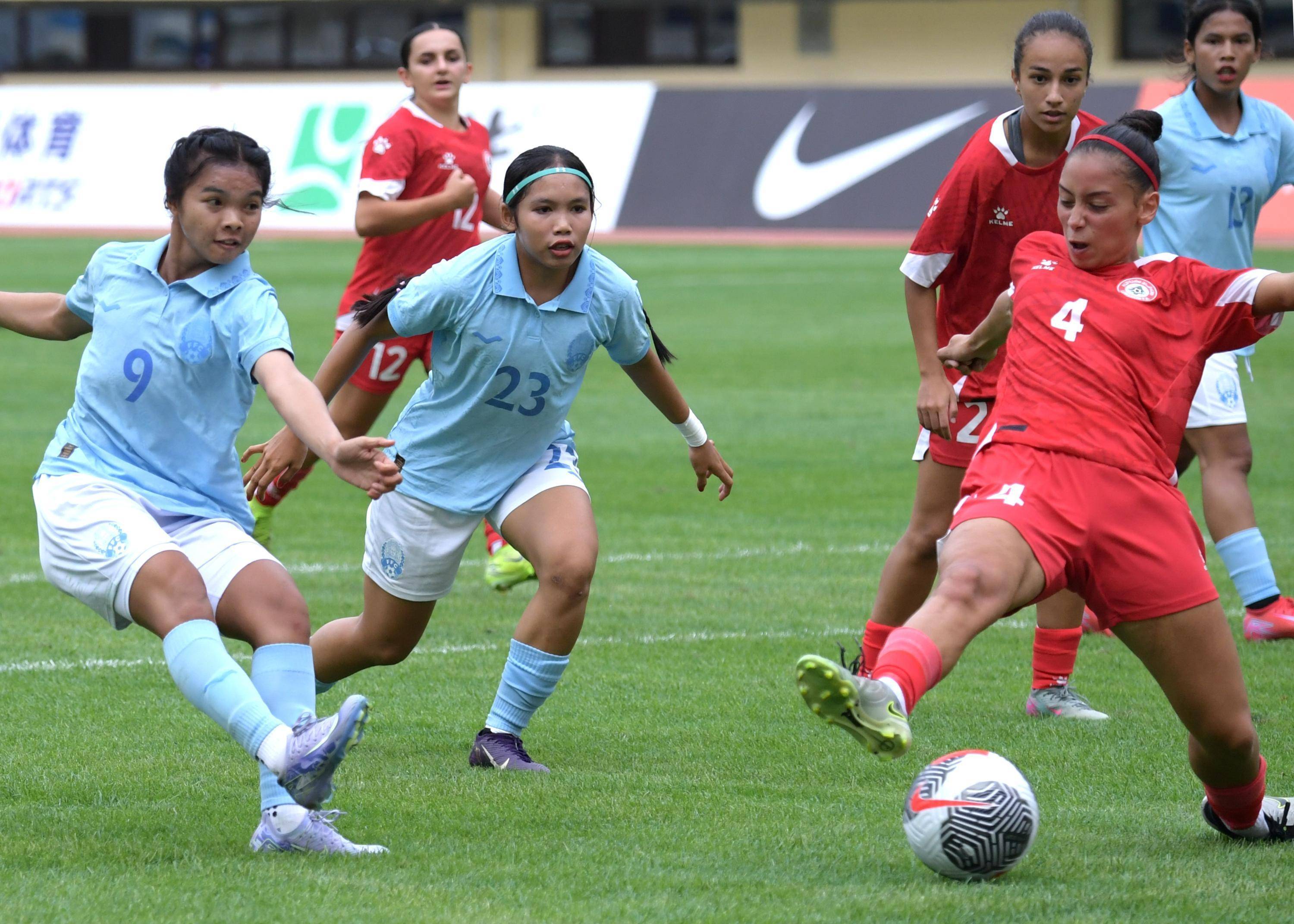 泰国女足选手训练备战亚洲杯赛 泰国女足选手训练备战亚洲杯赛