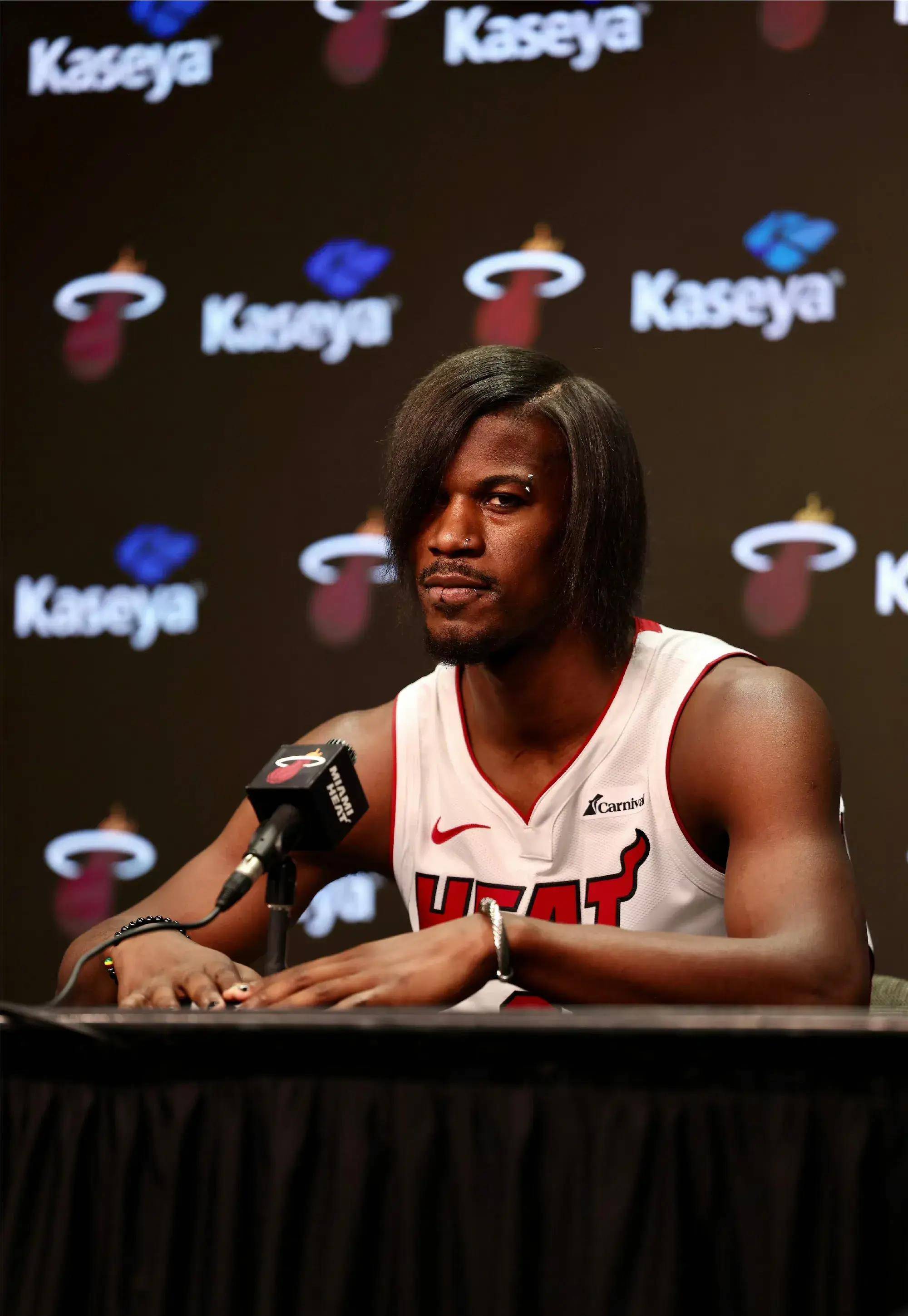 包含上海队翻盘魔术,德罗赞关键制胜的词条 包含上海队翻盘魔术,德罗赞关键制胜的词条